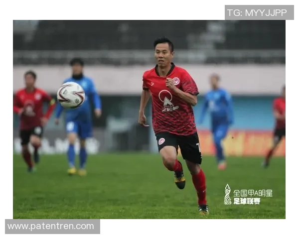 足球刘成：从草根球员到职业联赛的奋斗与荣耀之路